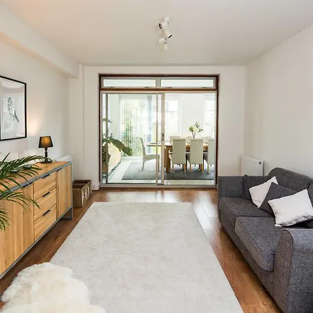 Contemporary 5 Bedroom With Garden North Finchley London Exterior photo