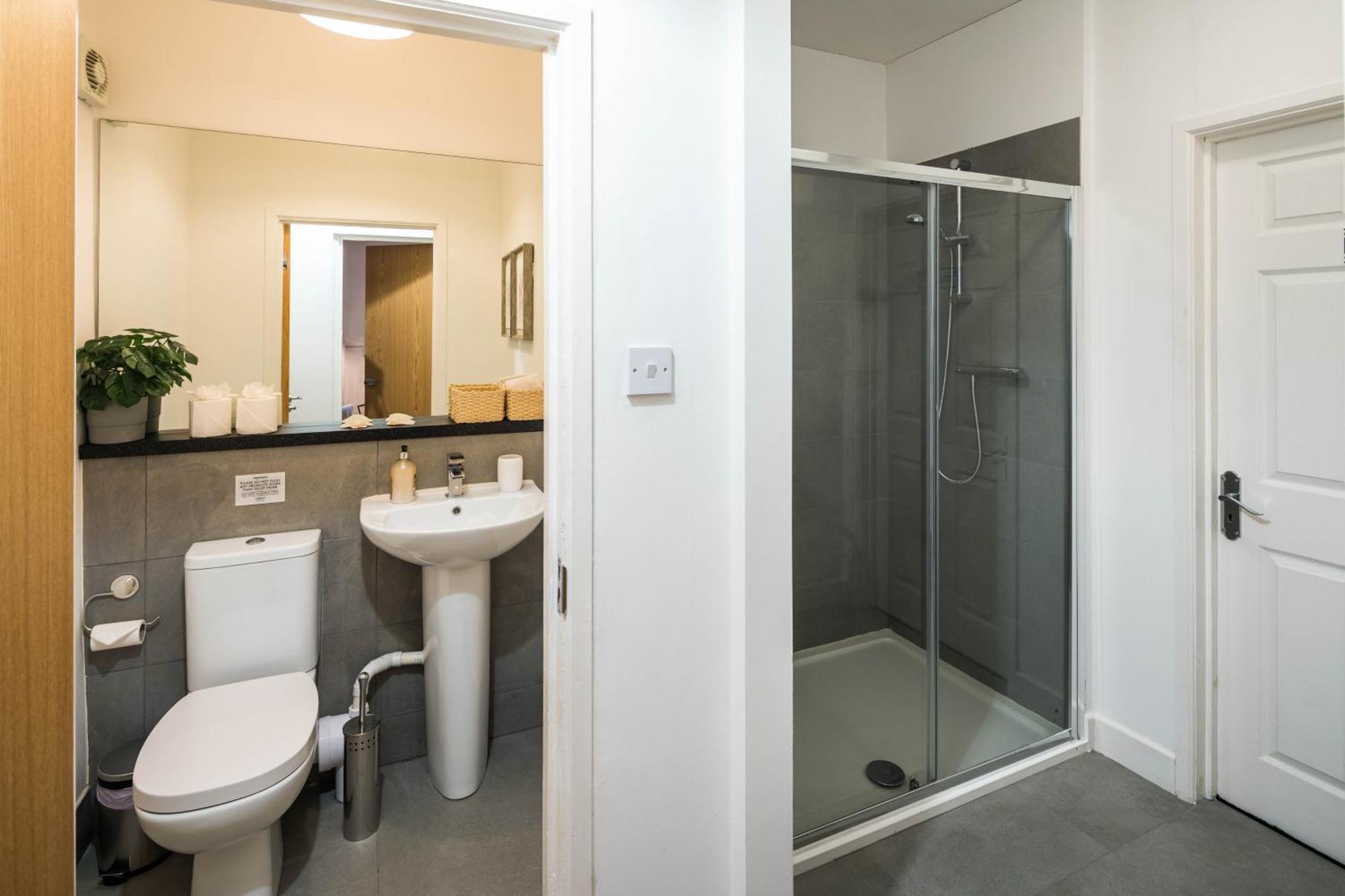 Holiday home Contemporary 5 Bedroom With Garden North Finchley