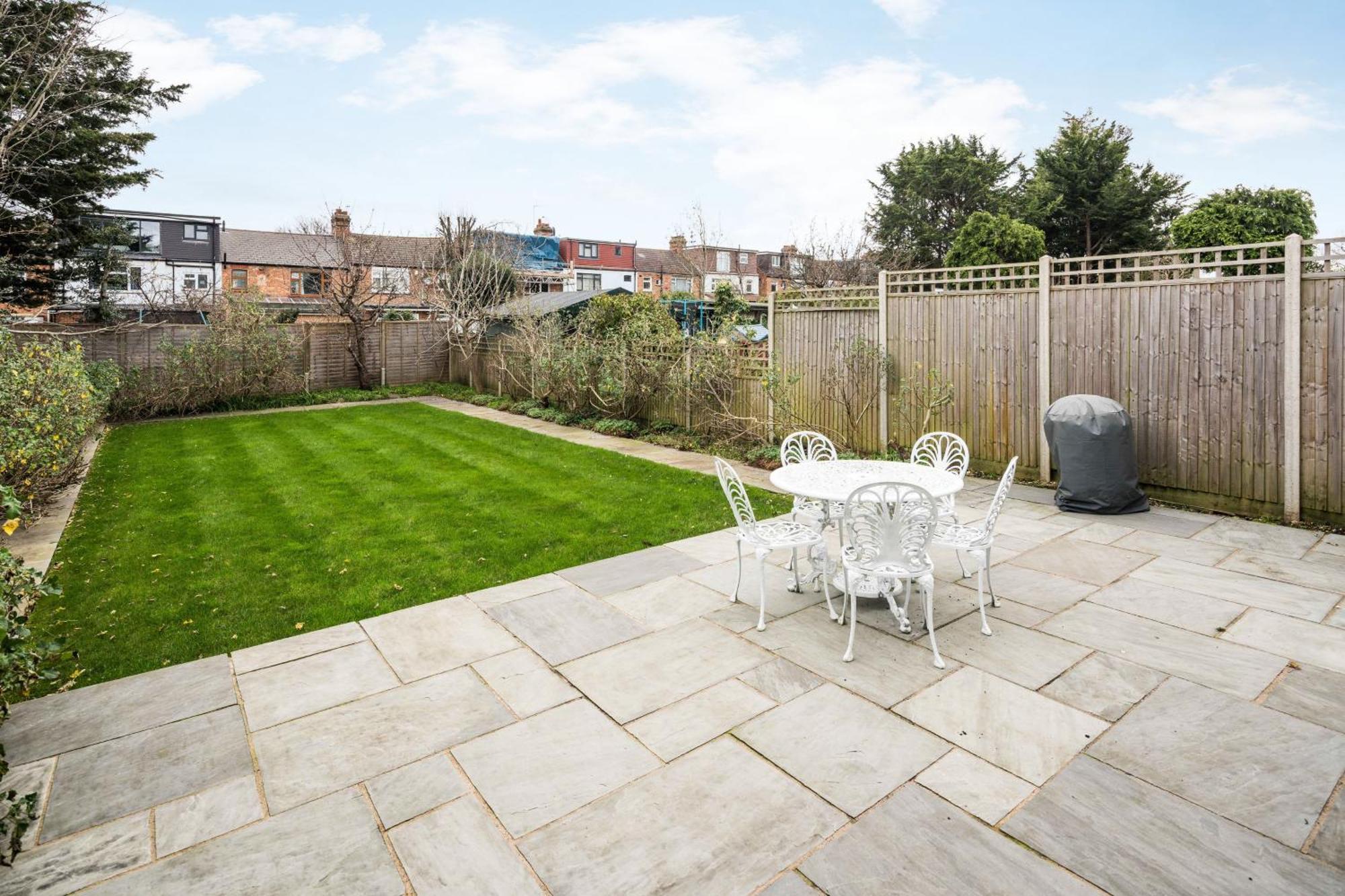 Holiday home Contemporary 5 Bedroom With Garden North Finchley London
