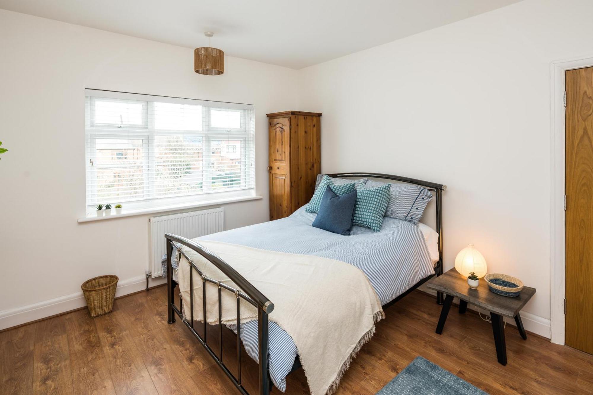 Contemporary 5 Bedroom With Garden North Finchley Holiday home London