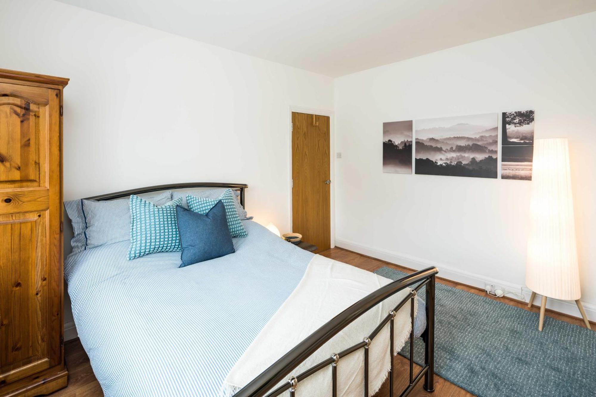 Contemporary 5 Bedroom With Garden North Finchley London
