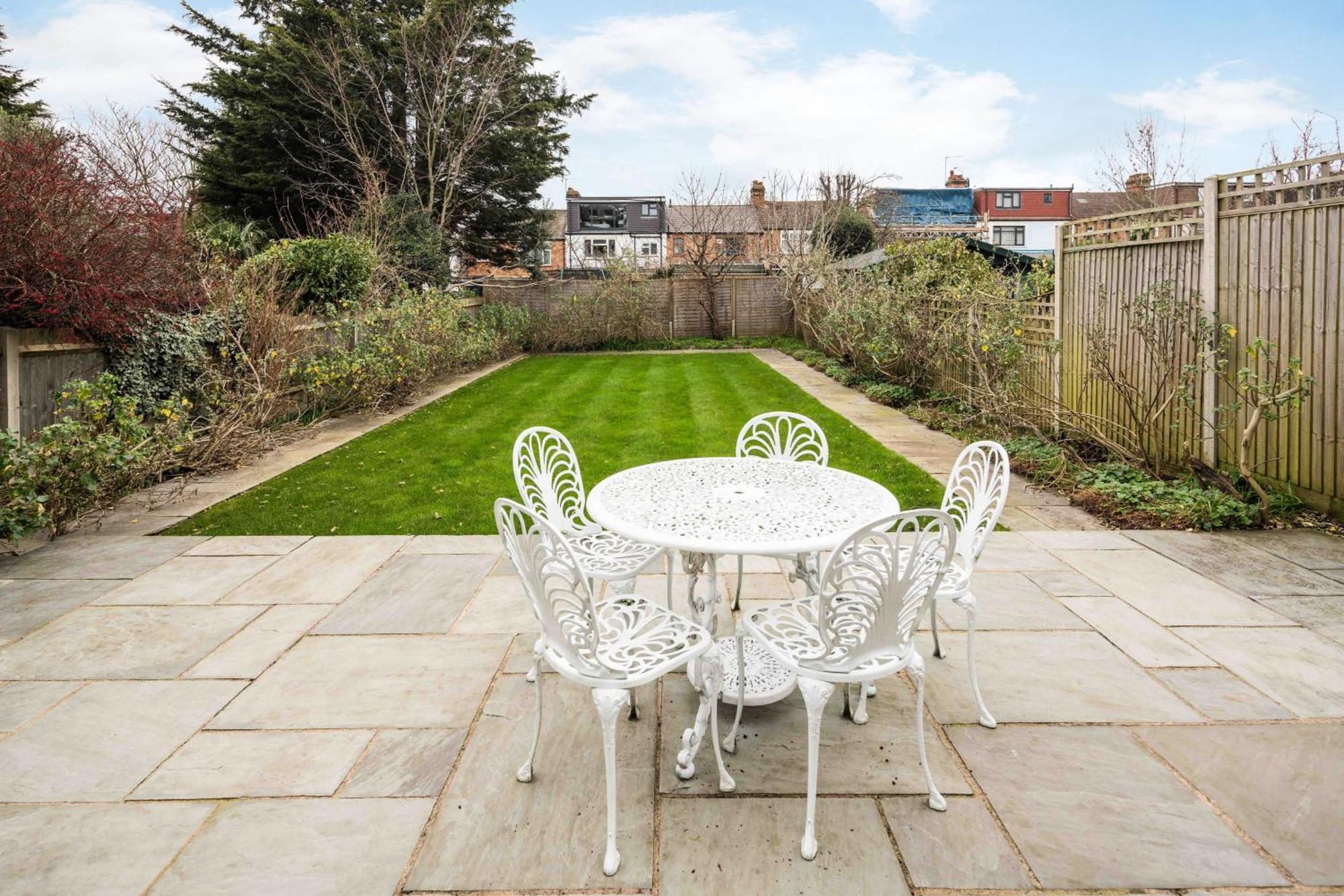 Holiday home Contemporary 5 Bedroom With Garden North Finchley